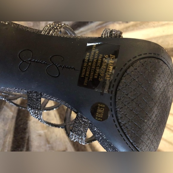 Jessica Simpson Pewter Razella Embellished Caged Pumps | Size 9.5 | NEW - Picture 4 of 4